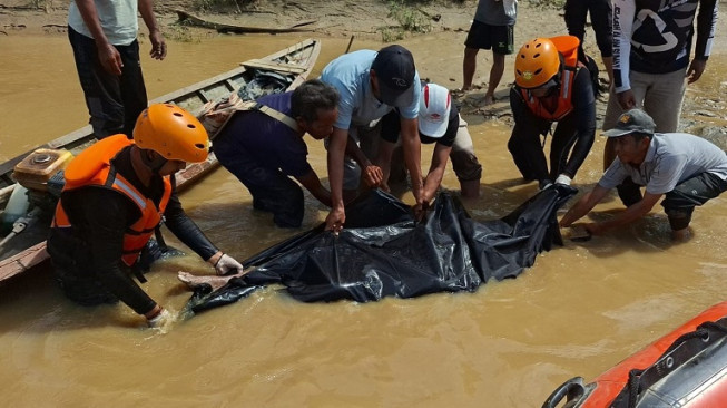 Tragedi Perahu Penyeberangan, Ali Janur Pulang Tak Bernyawa
